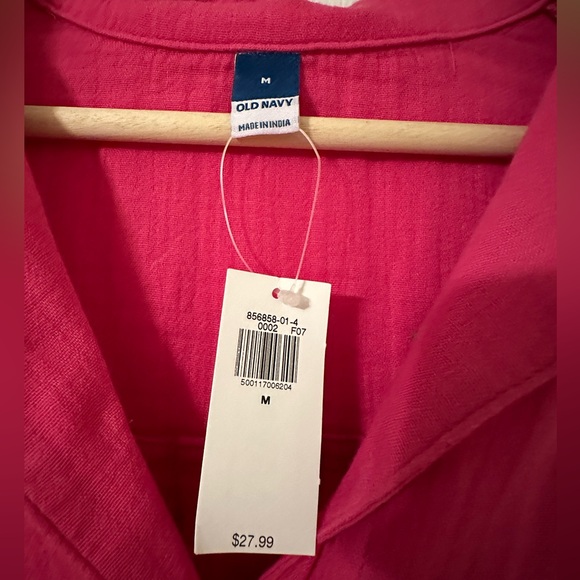 🆕 Old navy cropped button up. NWT. Size medium. - Picture 3 of 4